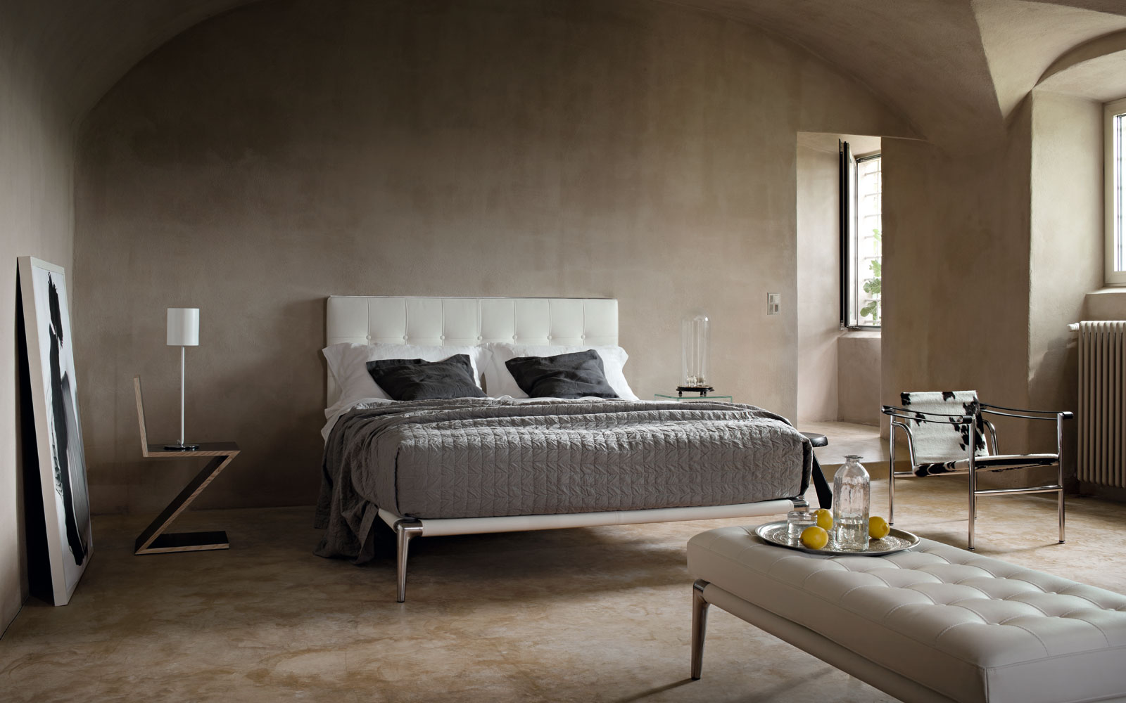 VOLAGE BED