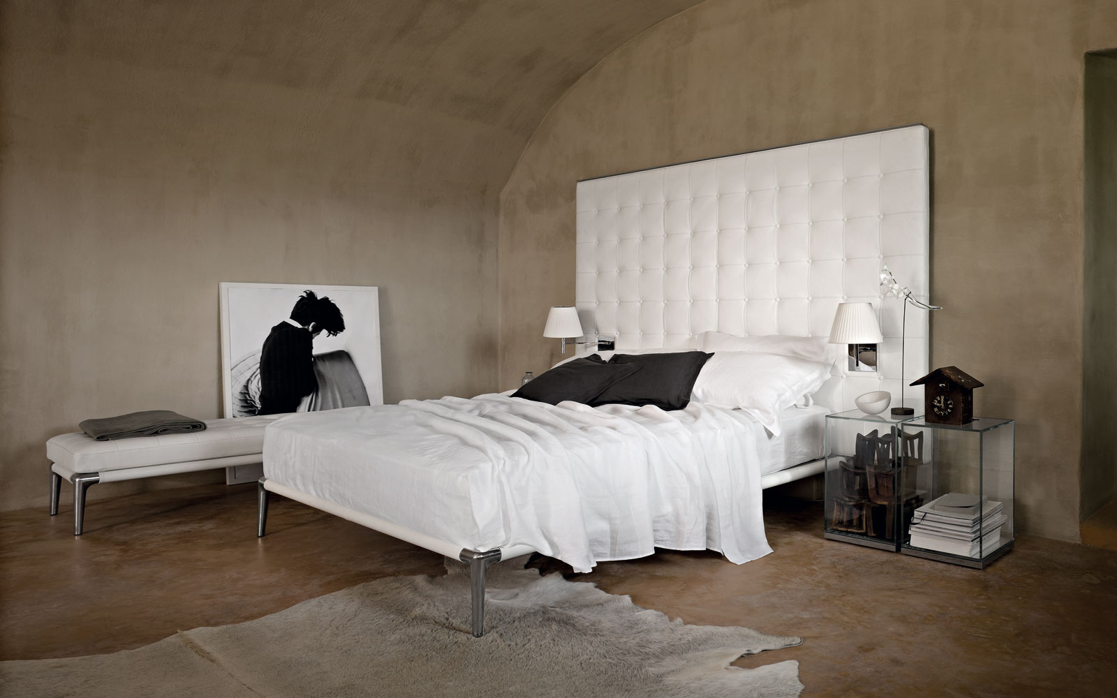 VOLAGE BED