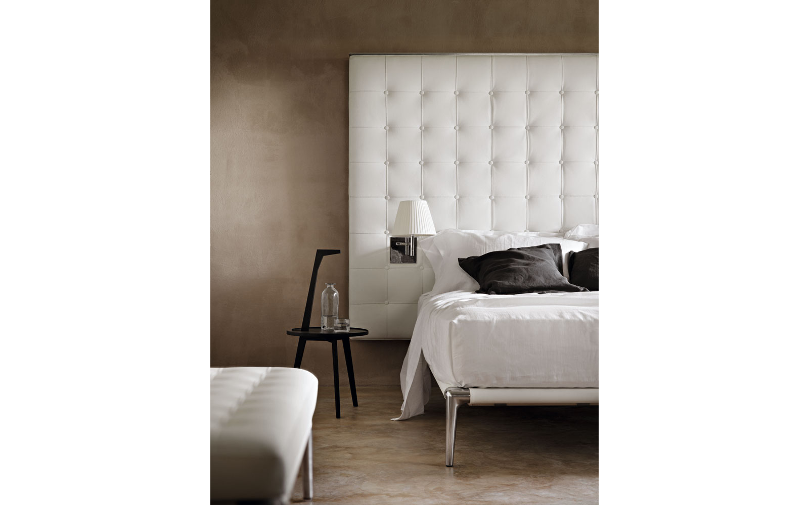 VOLAGE BED